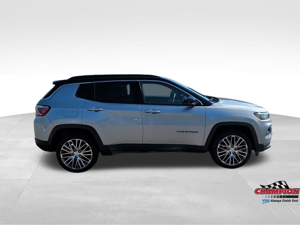 Used 2023 Silver Jeep Limited image 6