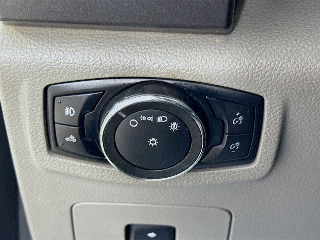 Used 2016 Shadow Black Ford XLT image 15