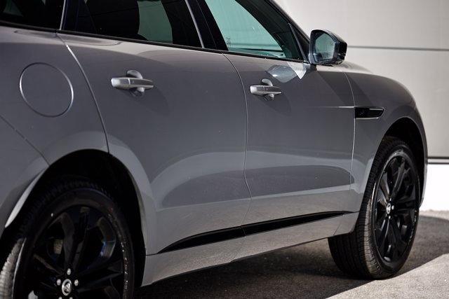 2026 Jaguar F-Pace R-Dynamic S - Photo 12
