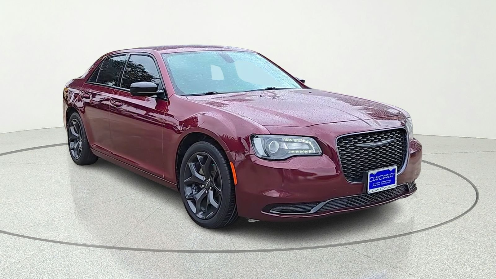 2021 Chrysler 300 Touring's photo