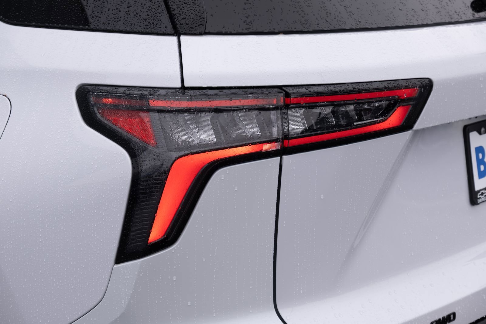 New 2026 Polar White Tricoat Chevrolet RS image 25