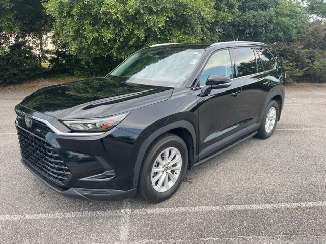 Used 2024 Black Toyota XLE image 5