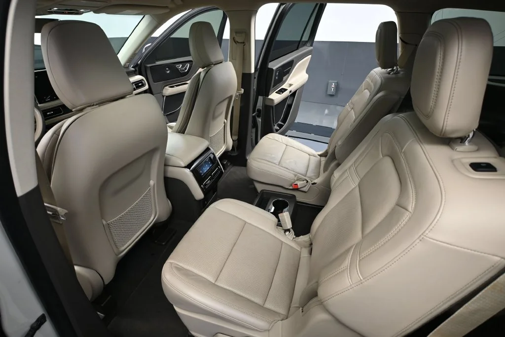 Used 2023 White Lincoln Reserve image 31