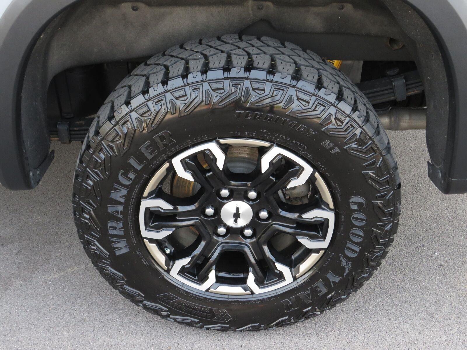 Used 2024 Slate Gray Metallic Chevrolet ZR2 image 19