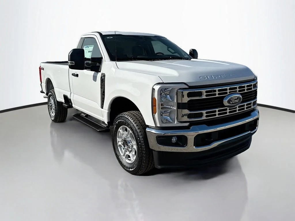 New 2026 Oxford White Ford F-350® XLT image 2
