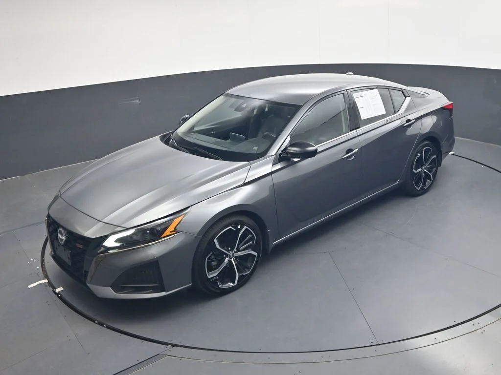 Used 2025 Gray Nissan 2.5 SR image 37