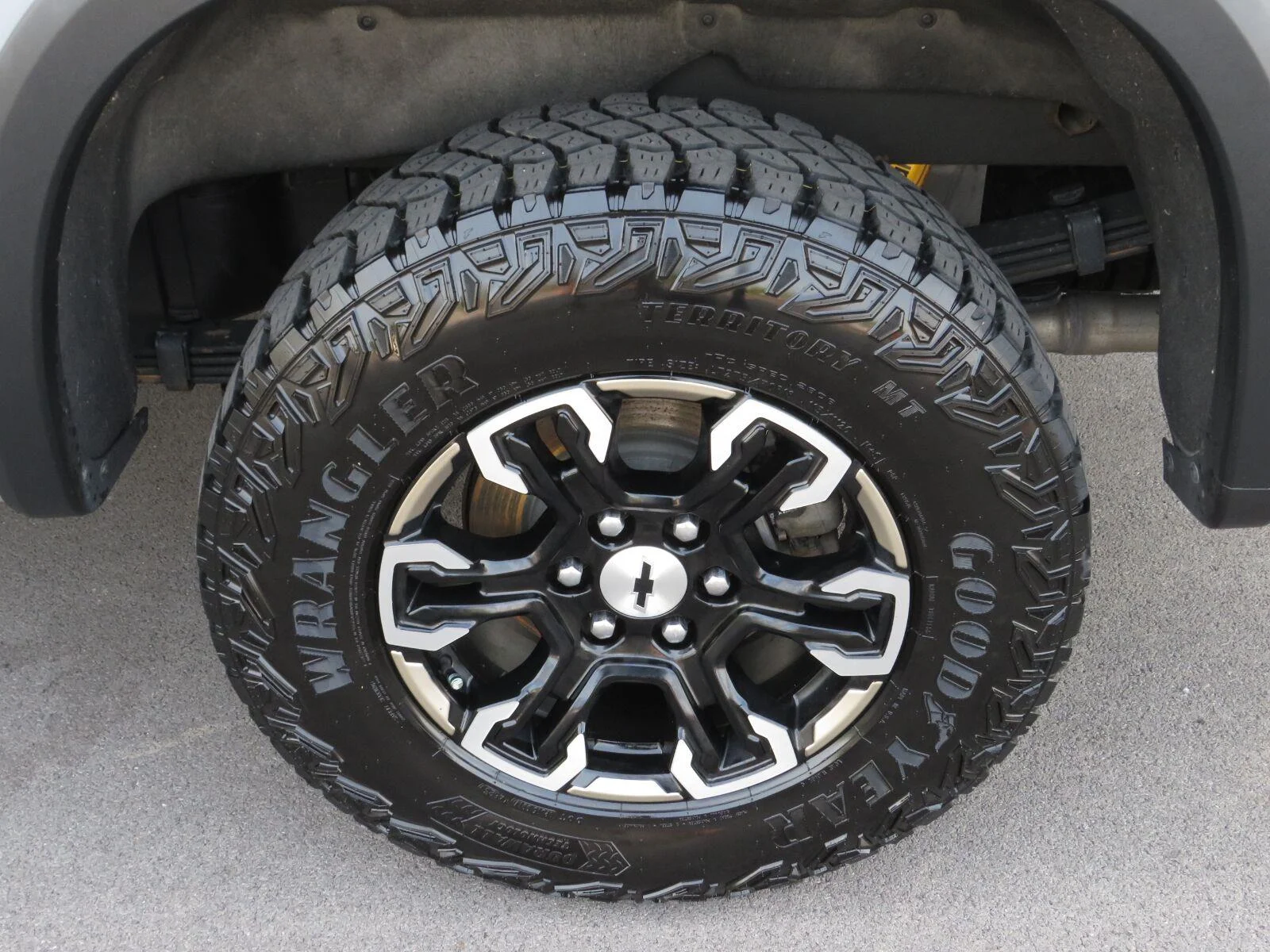 Used 2024 Slate Gray Metallic Chevrolet ZR2 image 19