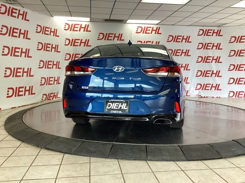 Used 2018 Blue Hyundai SEL+ image 6