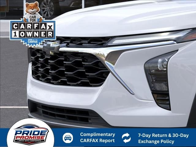 Used 2025 White Chevrolet LT image 15