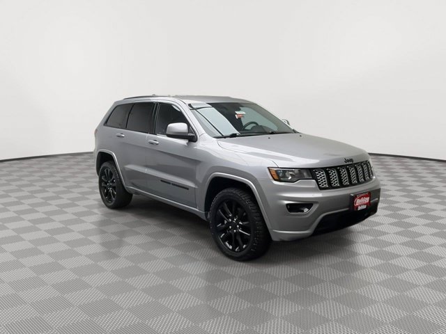 Used 2021 Billet Silver Metallic Clearcoat Jeep Laredo X image 32