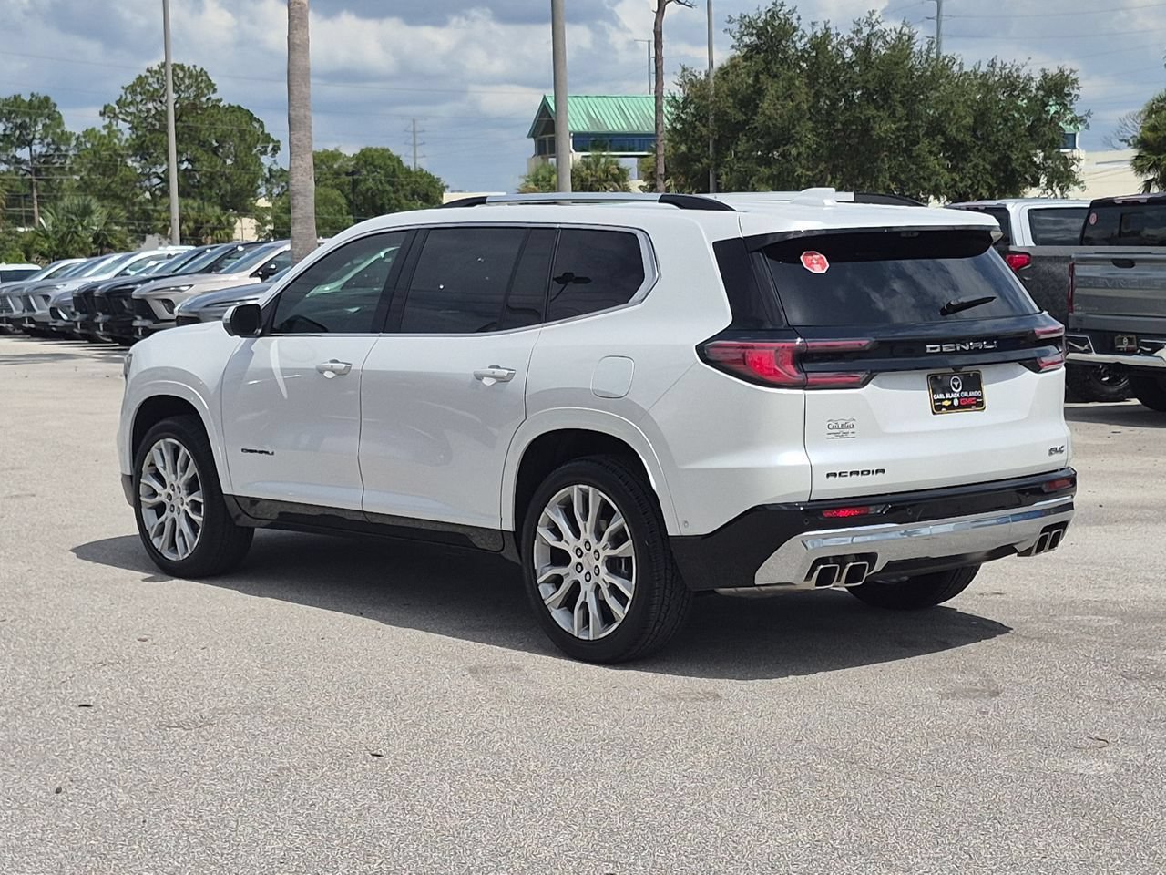 Used 2025 White Frost Tricoat GMC Denali image 6