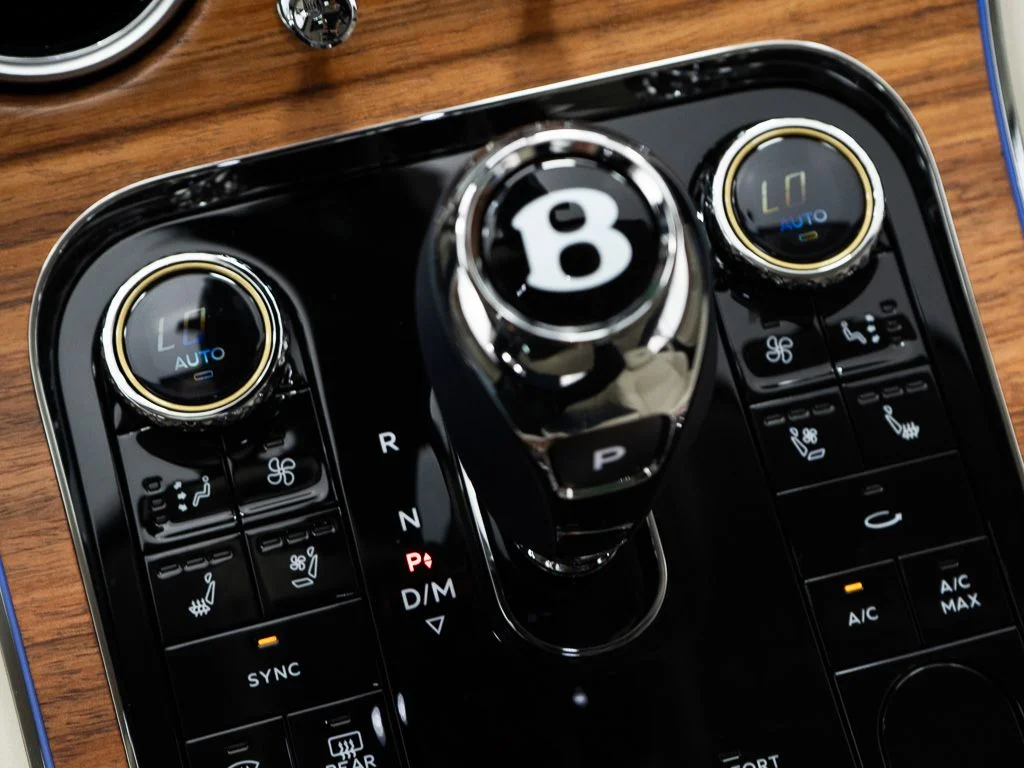 New 2026 Glacier White Bentley Azure image 29