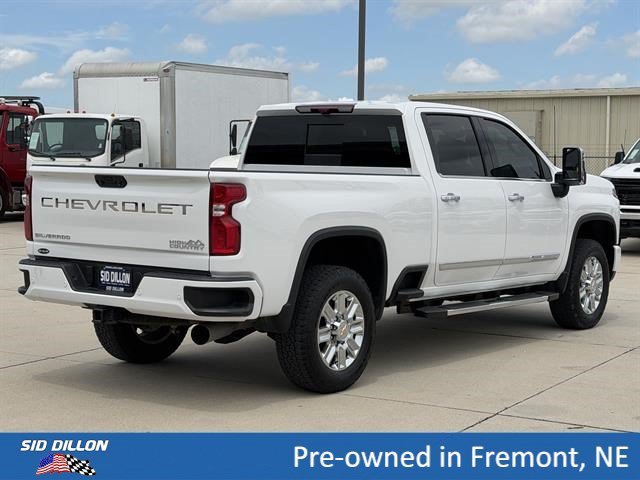 Used 2024 Summit White Chevrolet High Country image 4