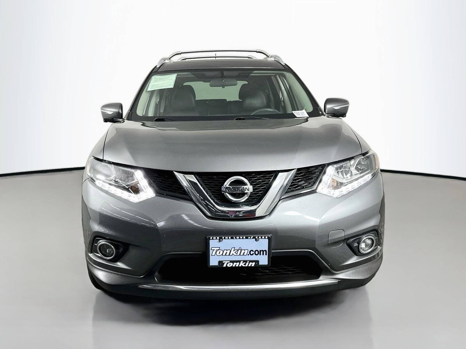 Used 2015 Gun Metallic Nissan SL image 2