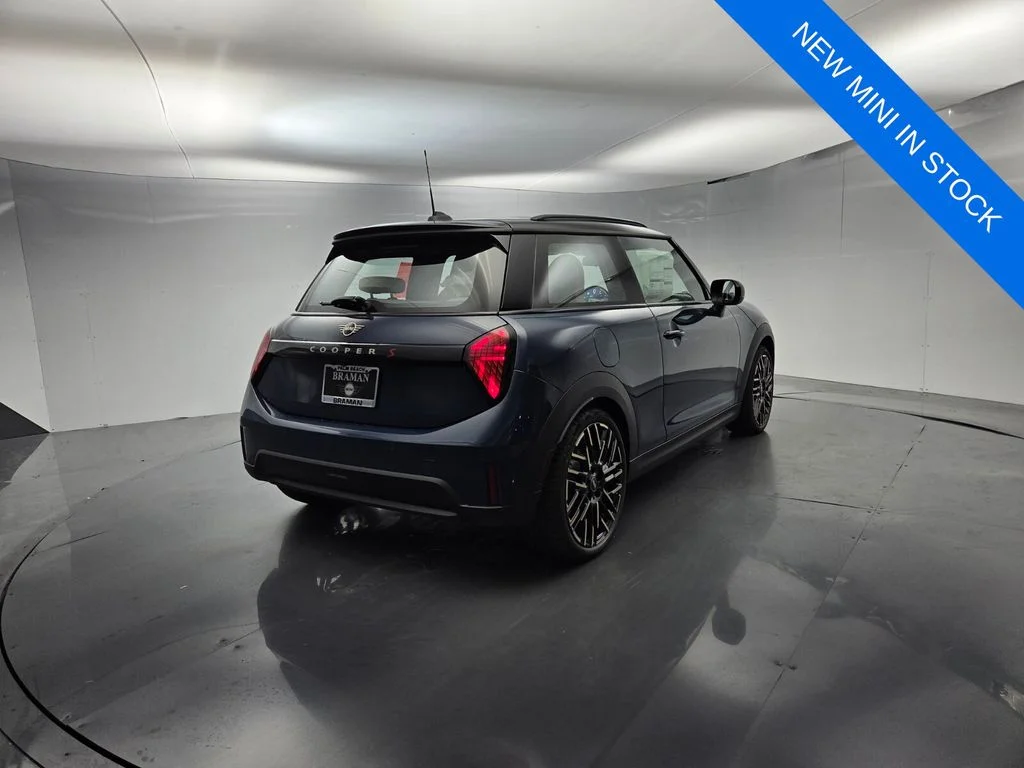 New 2026 Blue MINI Signature Plus image 7
