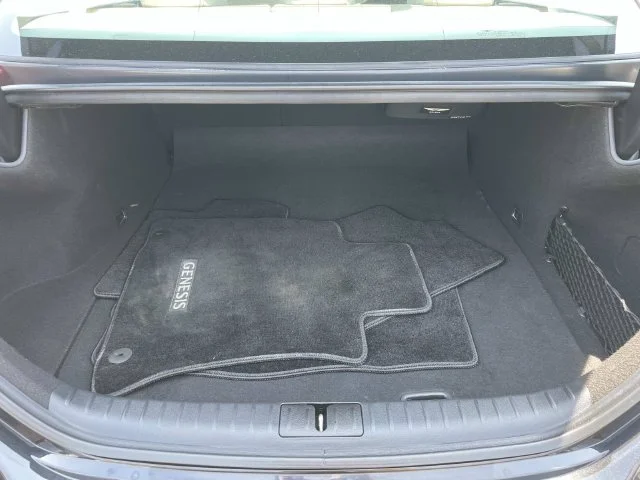 2023 GENESIS G70 Standard - Photo 9