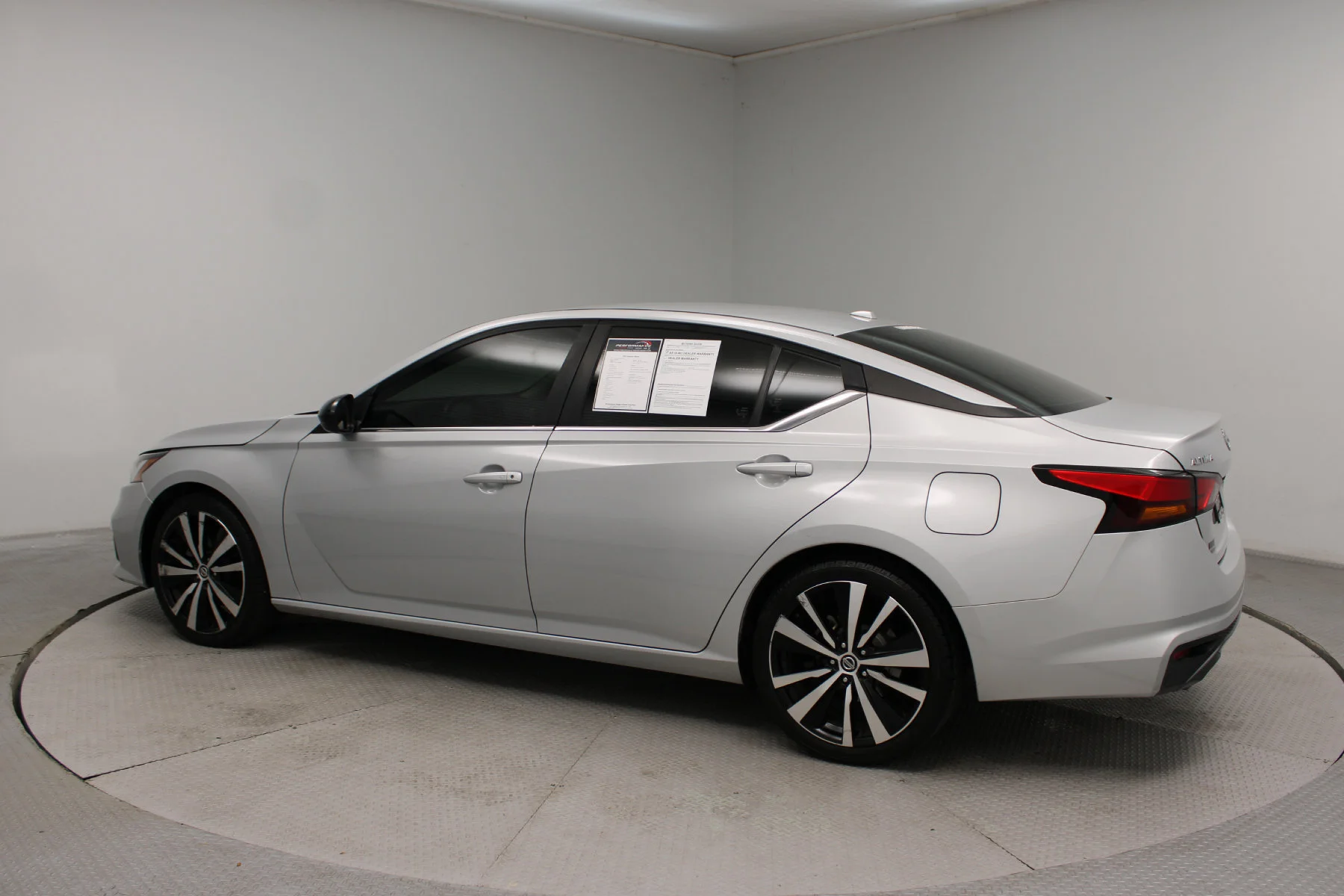Used 2019 Brilliant Silver Metallic Nissan 2.5 SR Sedan image 29