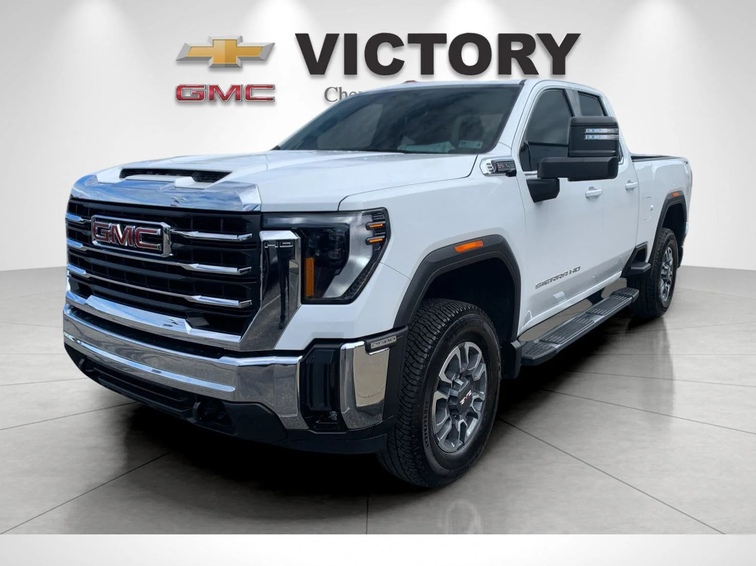 Used 2025 Summit White GMC SLE image 7