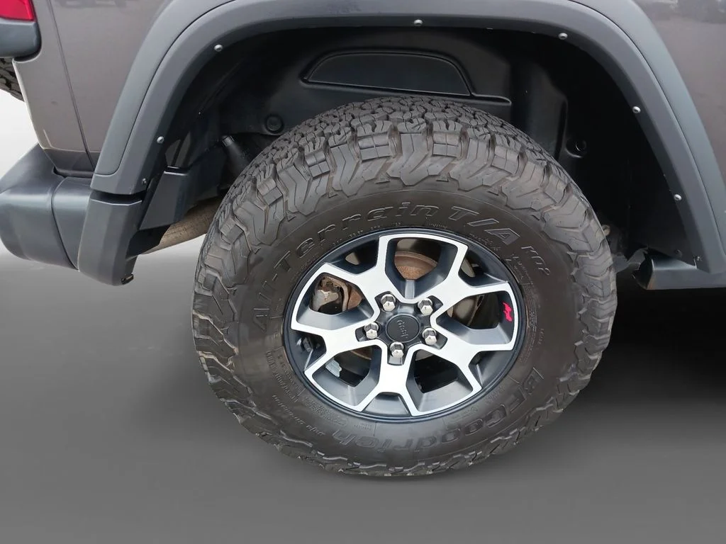 Used 2021 Gray Jeep Rubicon image 10