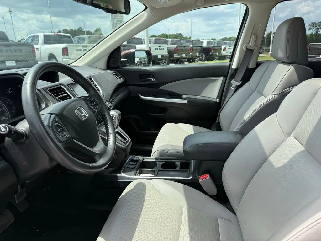 Used 2016 Red Honda Touring image 9