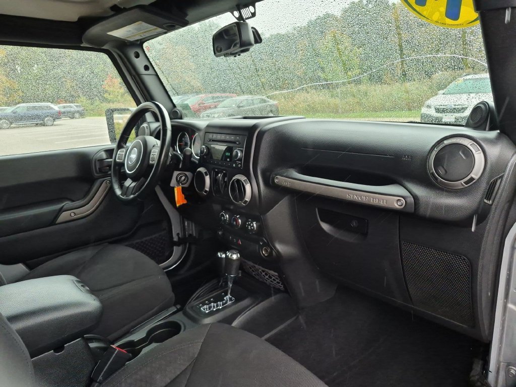 Used 2014 Gray Jeep Sport image 28