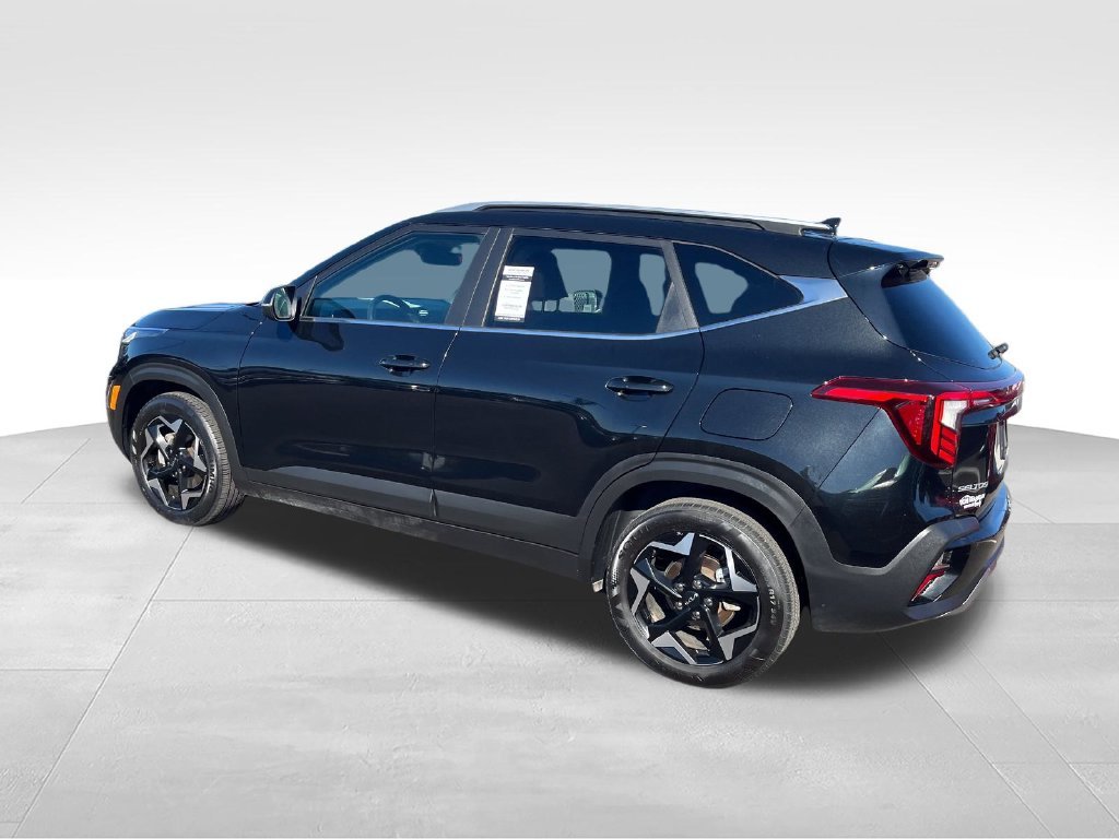 Used 2025 Black Kia EX image 3