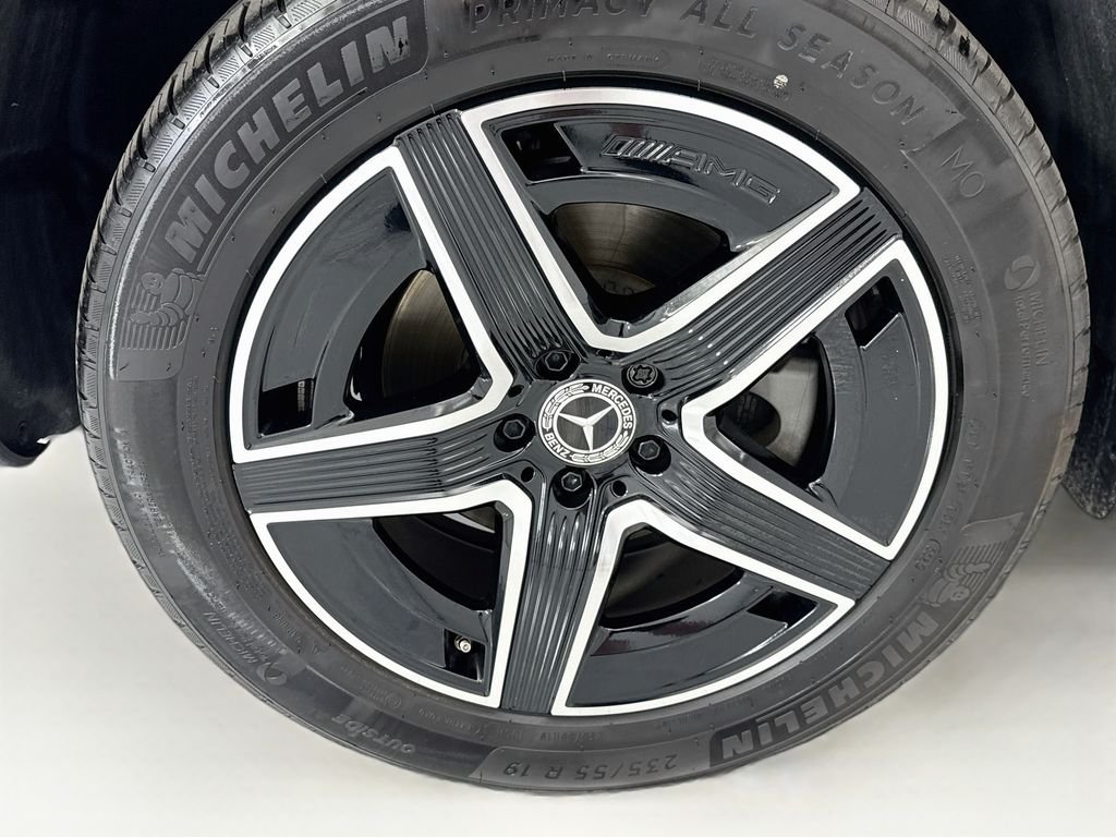 Certified Used 2026 MANUFAKTUR Patagonia Red Metallic Mercedes-Benz GLC 300 image 32