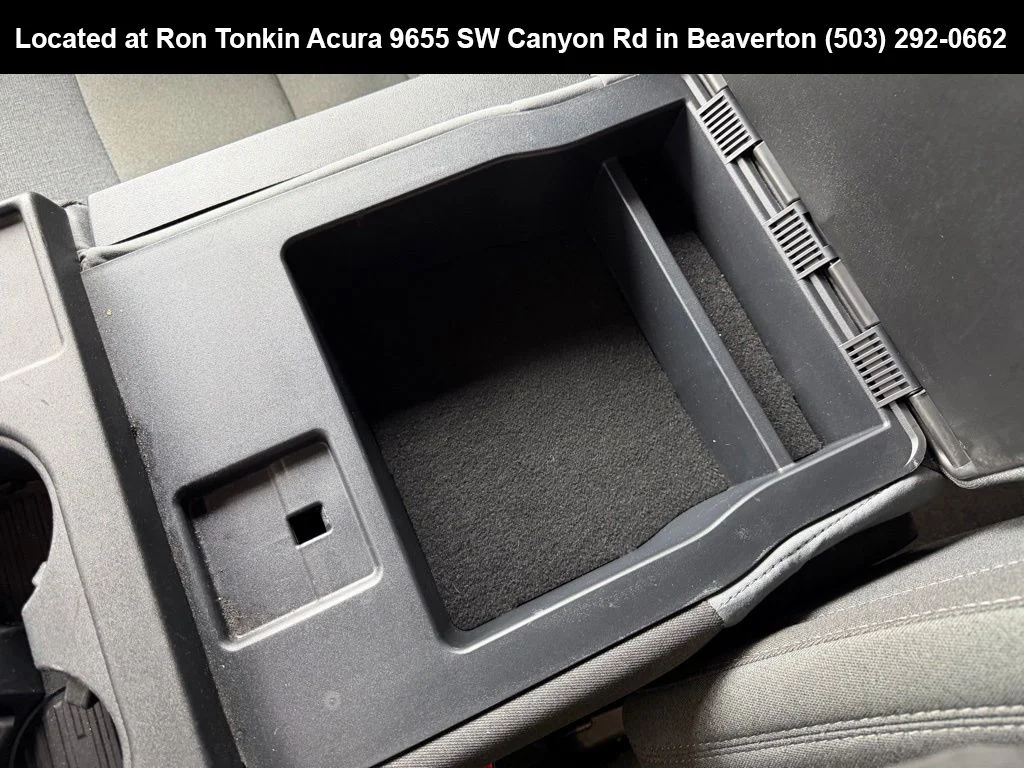 Used 2025 Atlas Blue Metallic Ford XLT image 25