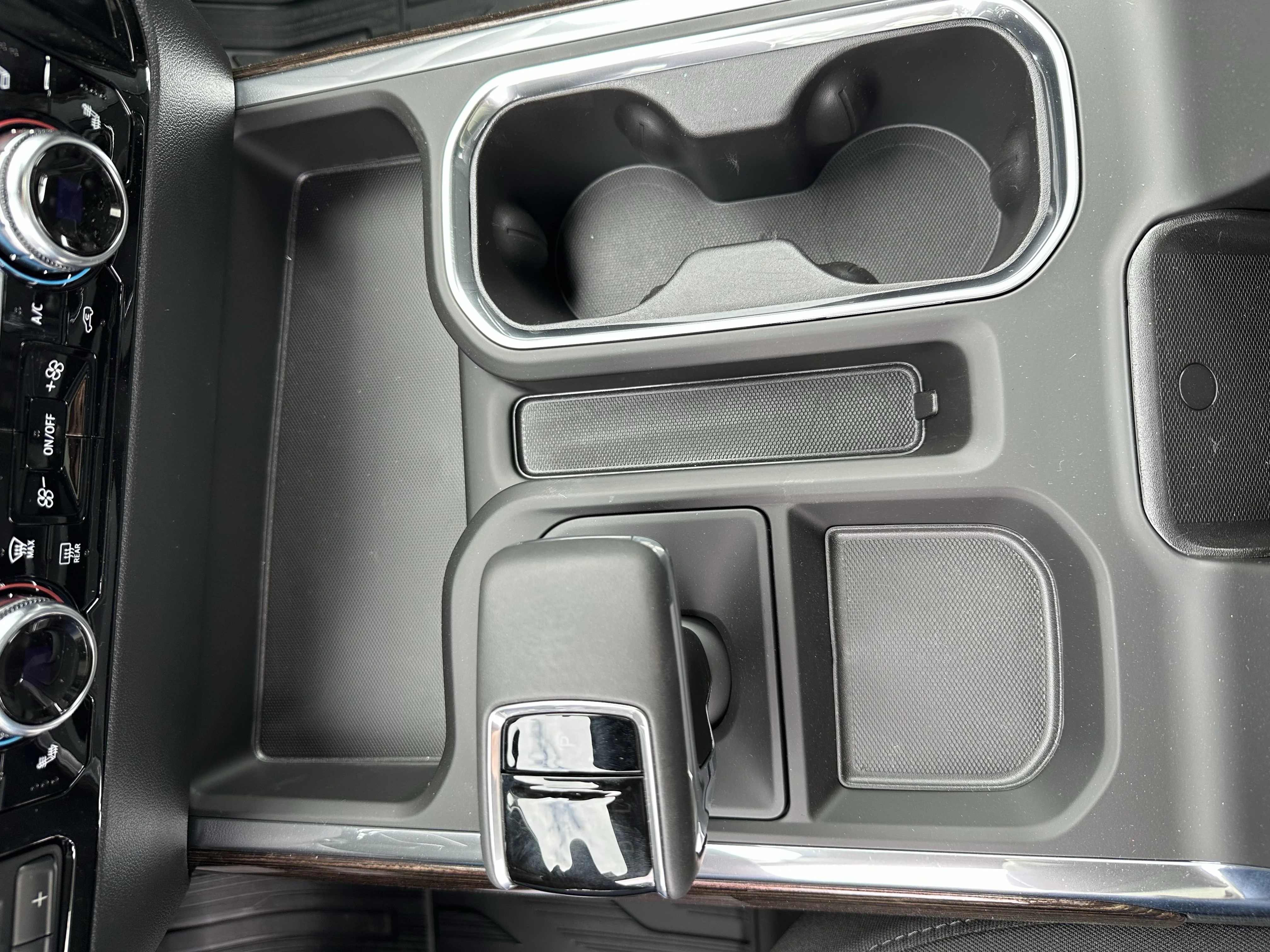 New 2026 Onyx Black GMC Elevation image 17