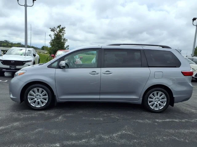 Used 2017 Silver Toyota Limited Premium image 24