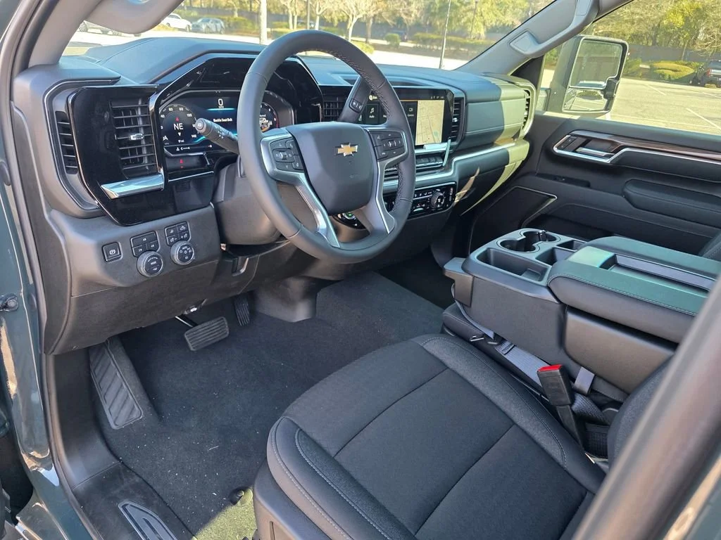 2025 Chevrolet Silverado 2500 HD LT - Photo 8