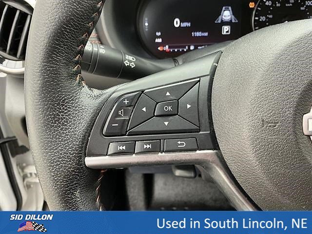 Used 2022 Aspen White Tricoat/Super Black Nissan SR image 9