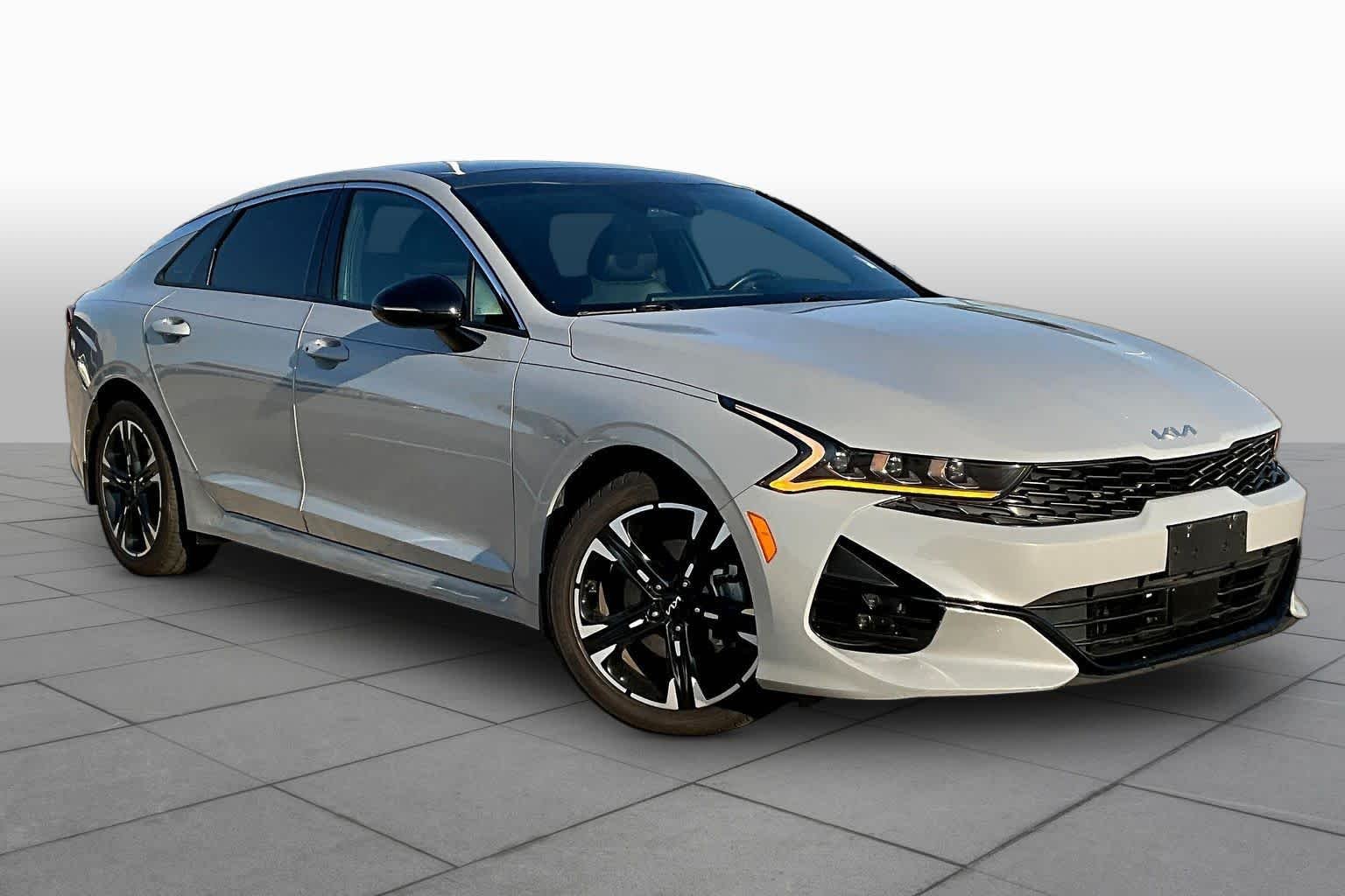 Used 2023 Wolf Gray Kia GT-Line image 3