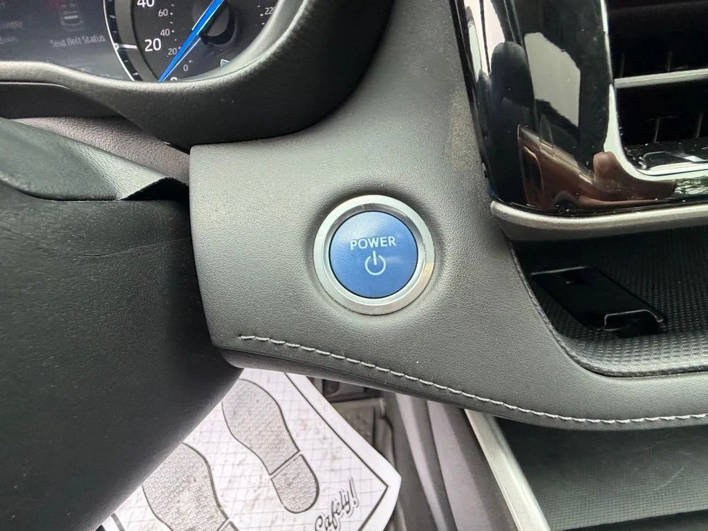 Used 2021 Silver Toyota XLE image 28