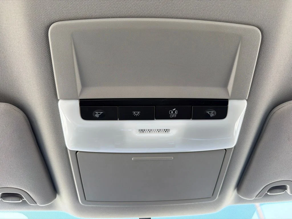 Used 2020 Silver Nissan 2.5 S image 16