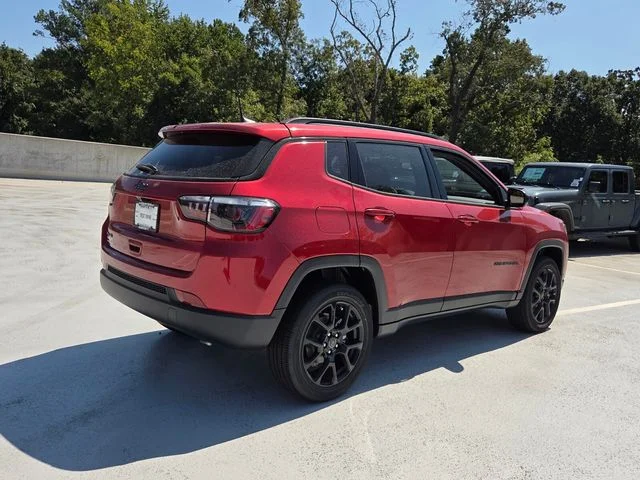 New 2026 Red Hot Pearl-Coat Exterior Paint Jeep Latitude image 9