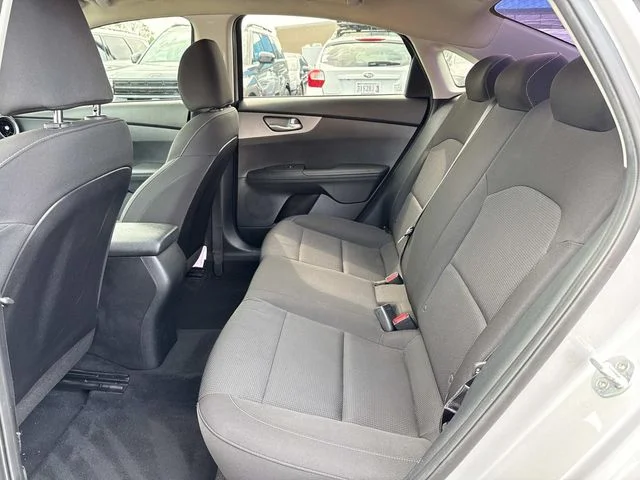 Used 2019 Silver Kia LXS image 12