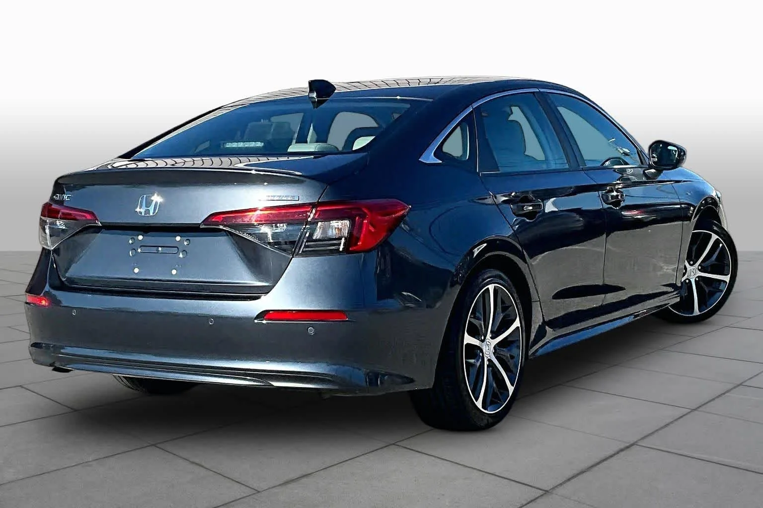 Used 2024 Meteorite Gray Metallic Honda Touring image 13