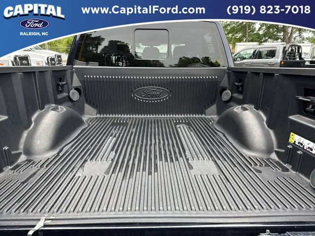 Used 2022 Blue Ford XLT image 16