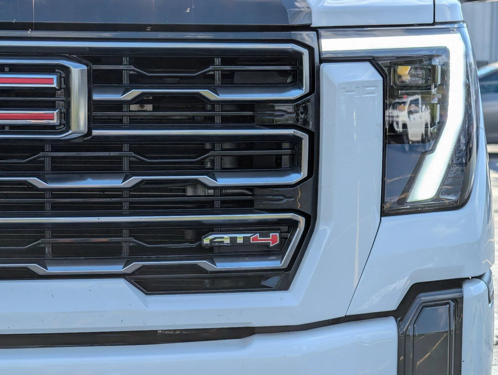Used 2025 Summit White GMC AT4 image 10