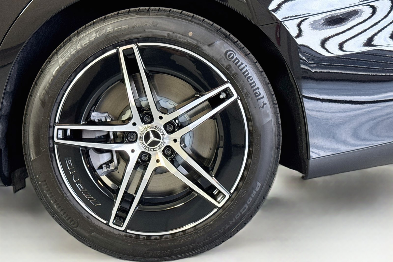 New 2026 Obsidian Black Metallic Mercedes-Benz E 450 image 28