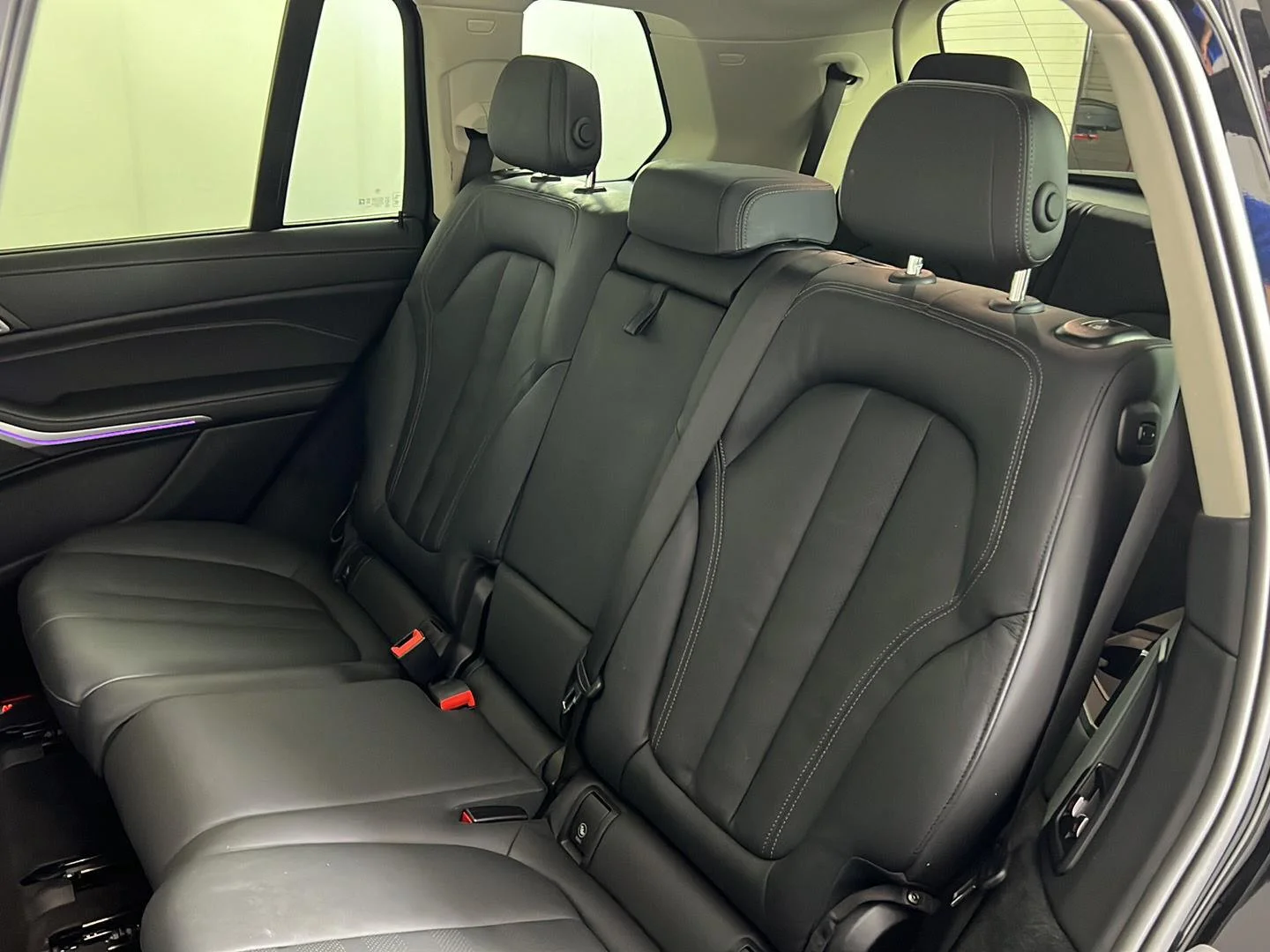 Used 2022 Black Sapphire Metallic BMW xDrive40i image 4