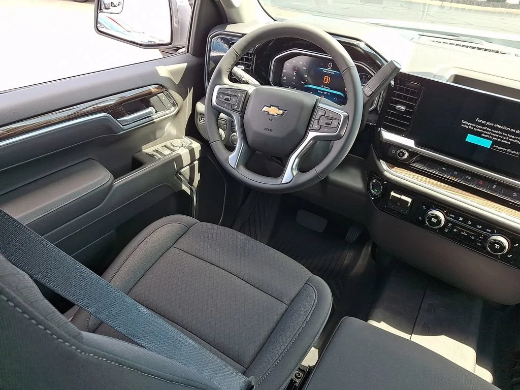 New 2026 Summit White Chevrolet LT image 10