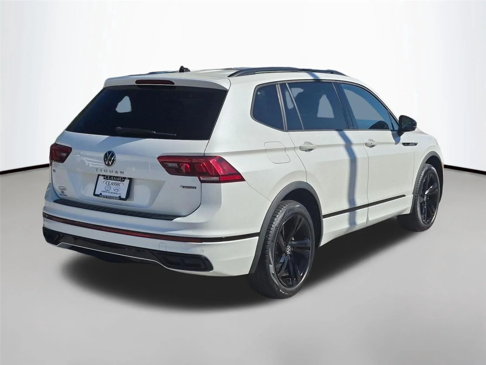 Used 2023 Opal White Pearl Volkswagen SE R-Line Black image 5