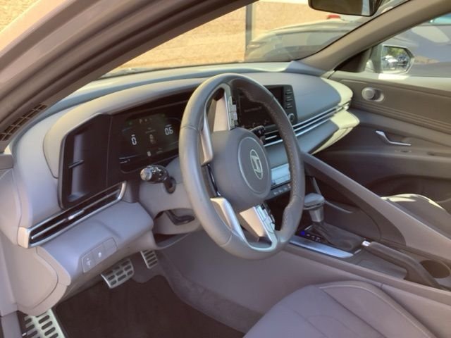 2025 Hyundai Elantra SEL - Photo 14