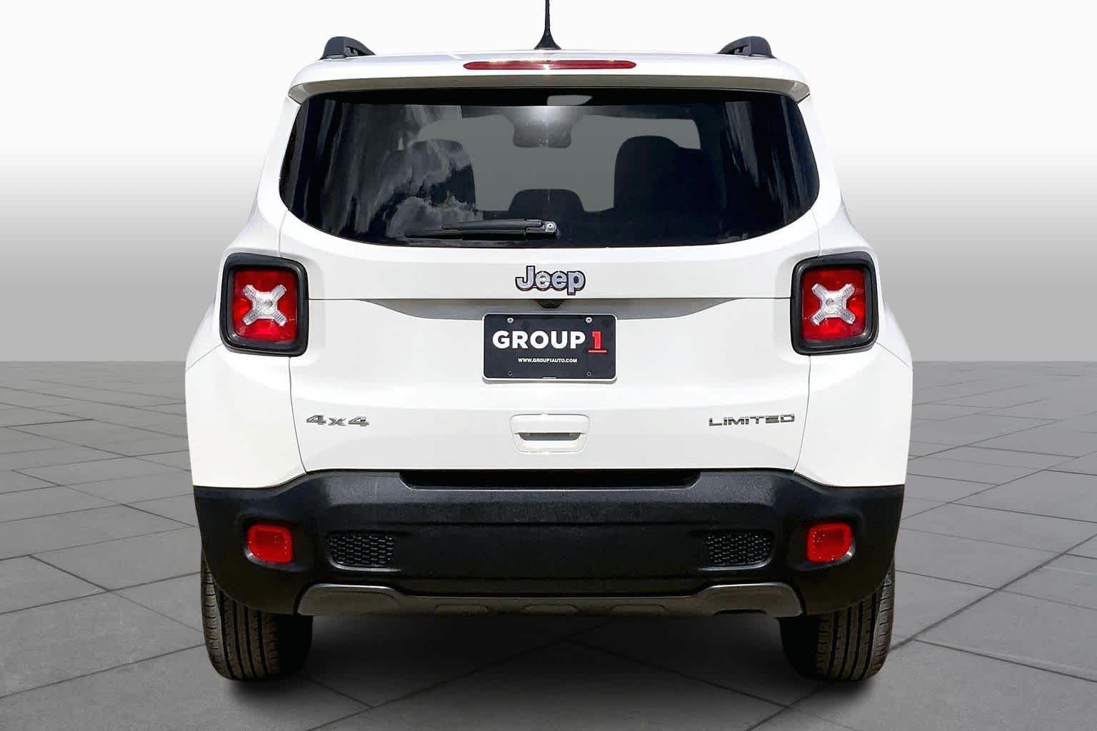Used 2022 Alpine White Clearcoat Jeep Limited image 5