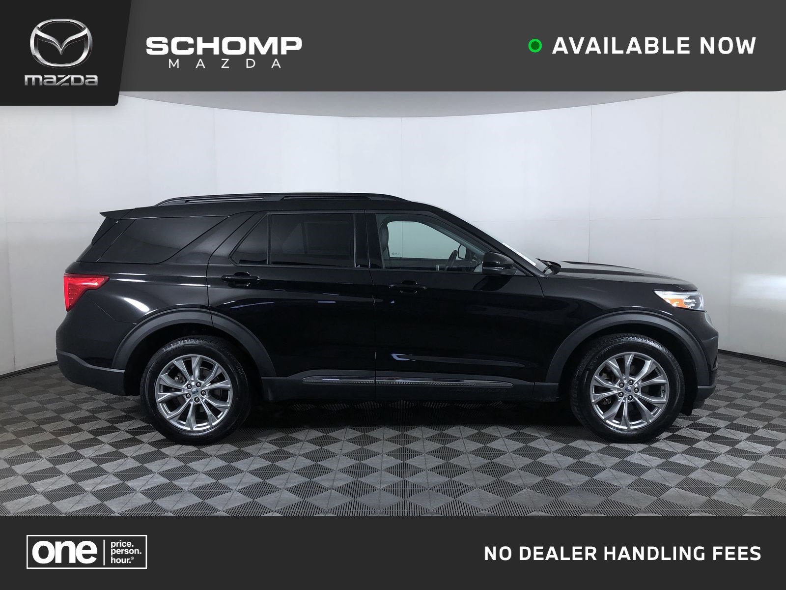 2023 Ford Explorer XLT 4WD's photo