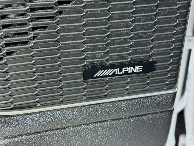 Used 2025 White Jeep Limited image 19