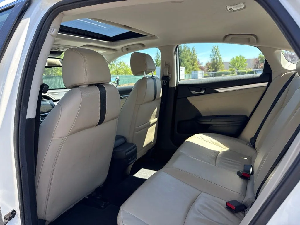 Used 2016 White Orchid Pearl Honda Touring image 18