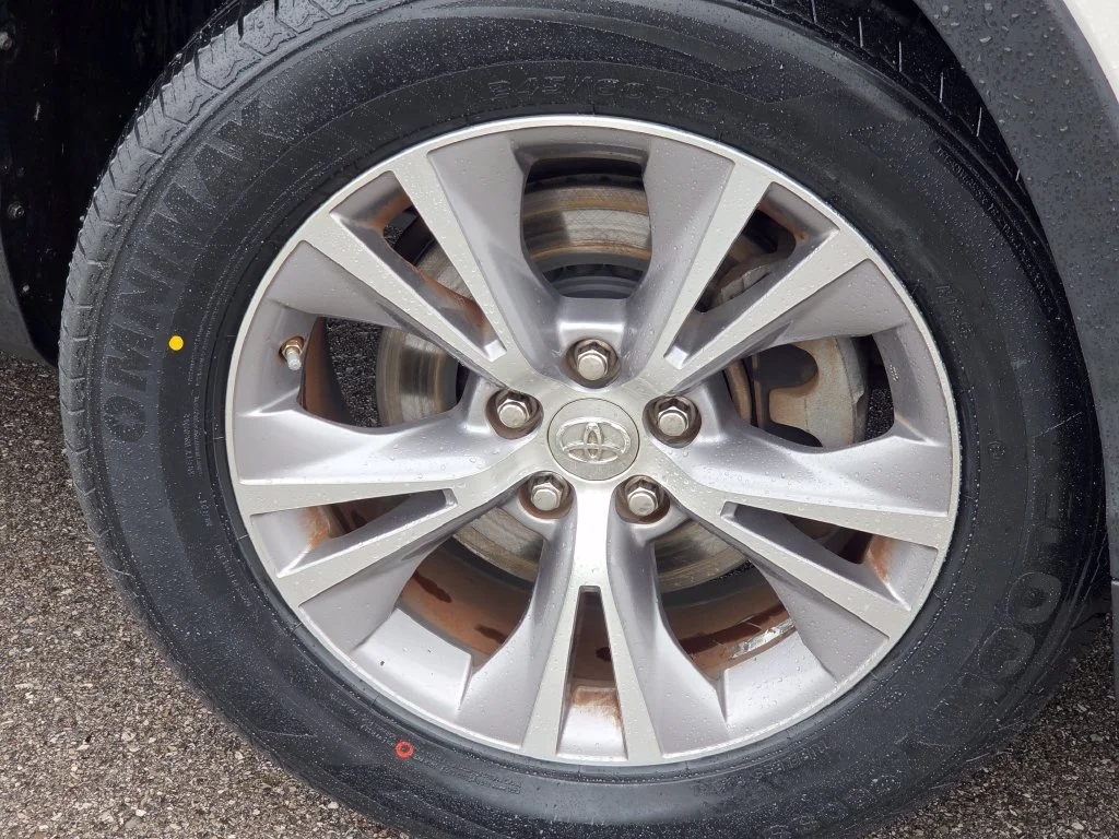 Used 2015 Blizzard Pearl Toyota LE Plus image 17